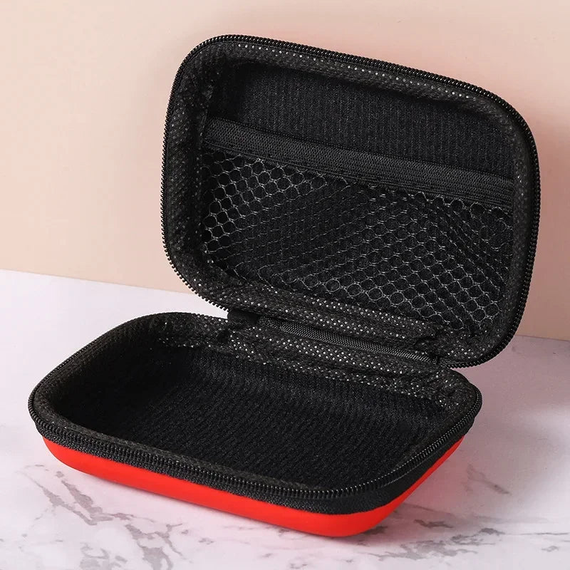 [FREE] Compact Smile Travel Case Margot Vital